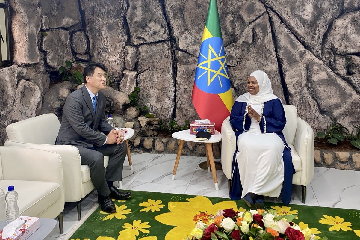 Amb. Jung met with Ethiopian Minister of Labor and Skills (11 Mar.)